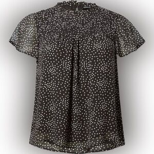 Torrid Chiffon Smocked Pintuck Flutter
Short Sleeve Blouse, Size 1